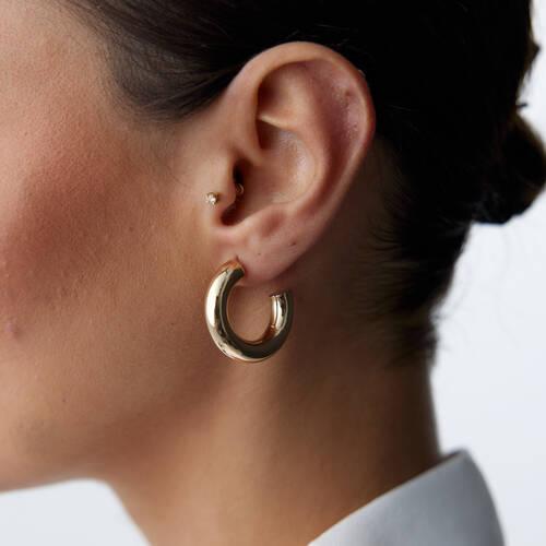 By Golden House - Açık Sosis Halka Küpe (1)