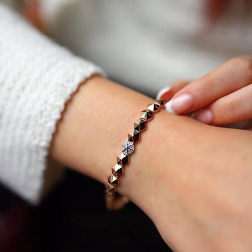 By Golden House - Altıgen Piramit Pırlanta Bileklik
