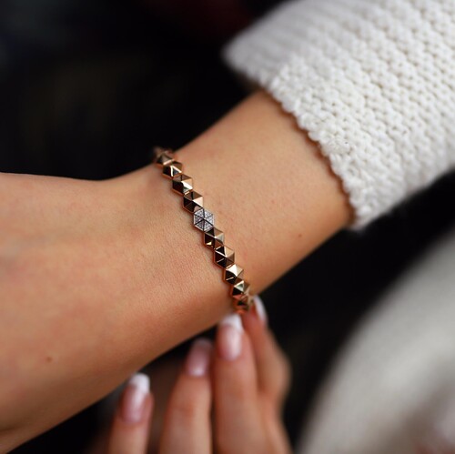 By Golden House - Altıgen Piramit Pırlanta Bileklik (1) By Golden House - Altıgen Piramit Pırlanta Bileklik (1)