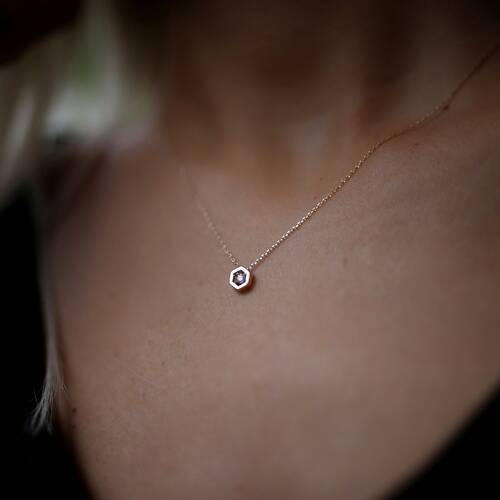 By Golden House - Altıgen Pırlanta Tektaş Kolye