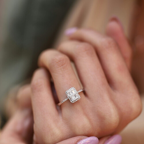 By Golden House - Anniversary Baget Pırlanta Yüzük By Golden House - Anniversary Baget Pırlanta Yüzük