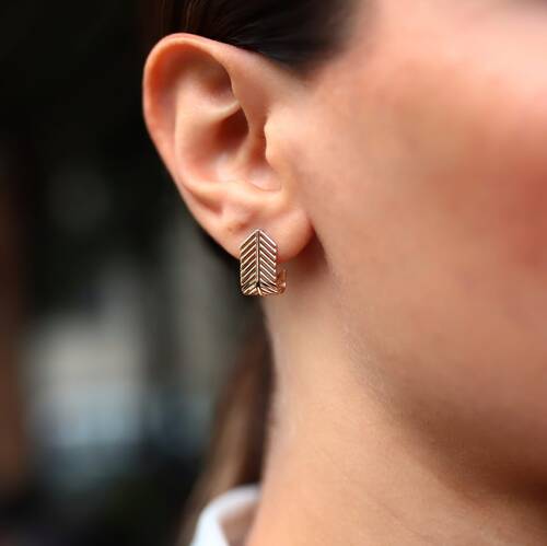 By Golden House - Arrow Küpe