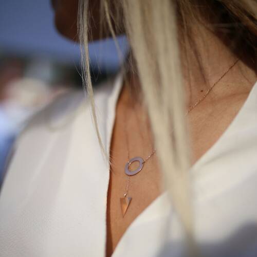 By Golden House - Asansör Üçgen Kolye (1)