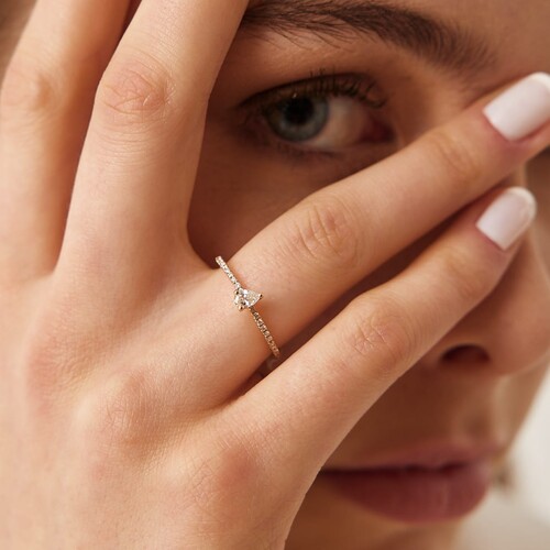 By Golden House - Asimetrik Damla Pırlanta Yüzük By Golden House - Asimetrik Damla Pırlanta Yüzük