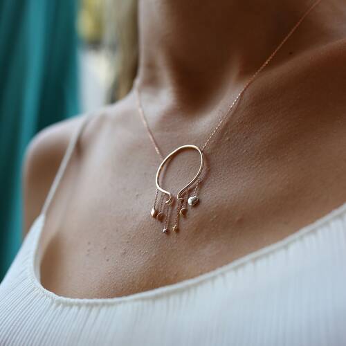 By Golden House - Ay Yıldız Sallantılı Kolye