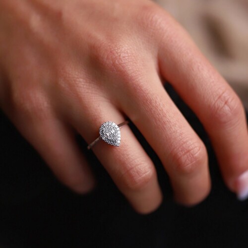 By Golden House - Baget Pırlanta Damla Yüzük (1) By Golden House - Baget Pırlanta Damla Yüzük (1)