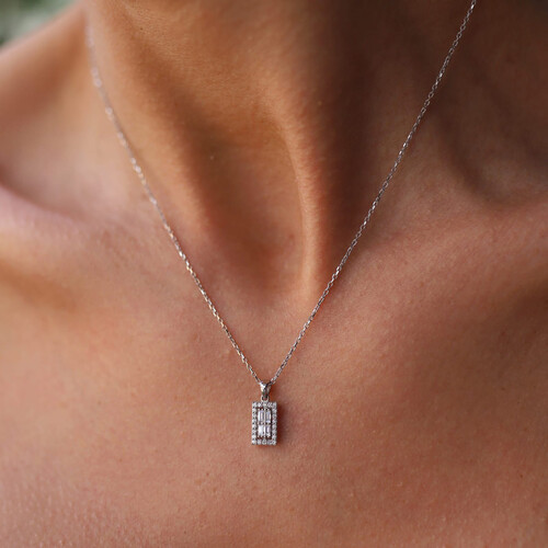 By Golden House - Baget Pırlanta Dikdörtgen Kolye