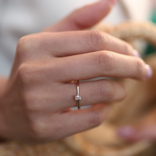 By Golden House - Baget Pırlanta Tektaş Yüzük By Golden House - Baget Pırlanta Tektaş Yüzük