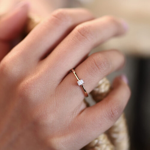 By Golden House - Baget Pırlanta Tektaş Yüzük (1) By Golden House - Baget Pırlanta Tektaş Yüzük (1)