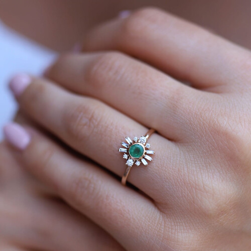 By Golden House - Baget Pırlanta Zümrüt Yüzük By Golden House - Baget Pırlanta Zümrüt Yüzük