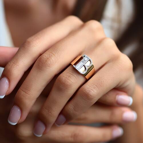 By Golden House - Baget Pırlantalı Harf Yüzük