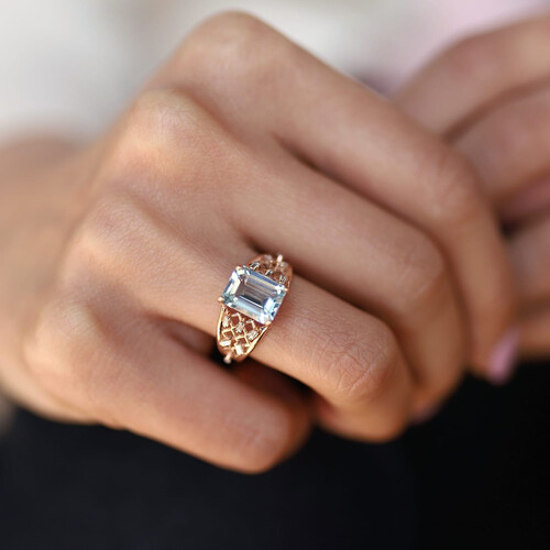 By Golden House - Baget Pırlantalı Sky Blue Yüzük By Golden House - Baget Pırlantalı Sky Blue Yüzük