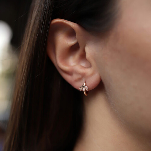 By Golden House - Bal Arısı Küpe