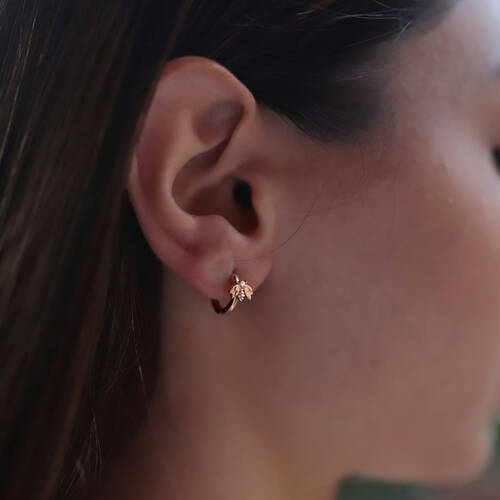 By Golden House - Bal Arısı Küpe (1)