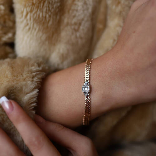 By Golden House - Balık Sırtı Baget Pırlanta Bileklik