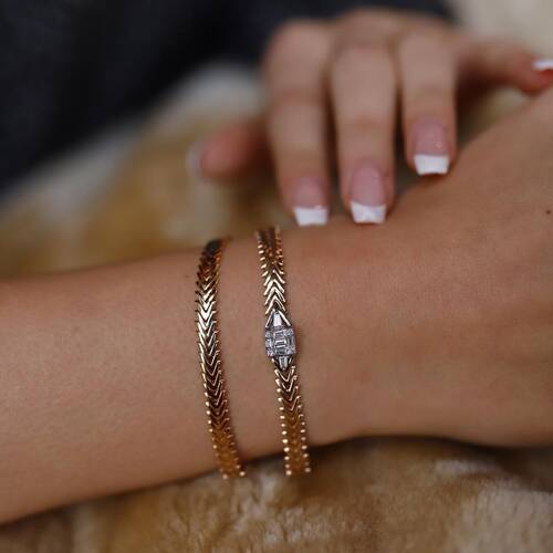 By Golden House - Balık Sırtı Bileklik (1)