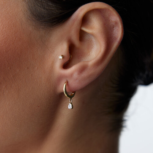 By Golden House - Beyaz Damla Sallantılı Küpe