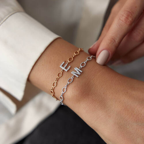 By Golden House - Burgu Halkalı Pırlanta Harf Bileklik (1)