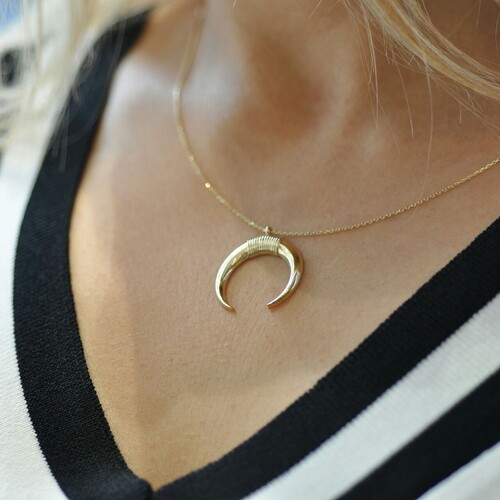 By Golden House - Büyük Boy Boynuz Kolye By Golden House - Büyük Boy Boynuz Kolye