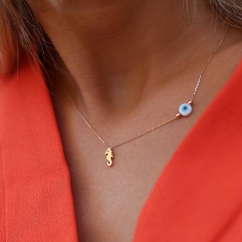 By Golden House - Cam Gözlü Denizatı Kolye (1)