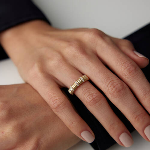 By Golden House - Çizgi Dome Pırlanta Yüzük