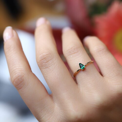 By Golden House - Damla Zümrüt Rengi Yüzük