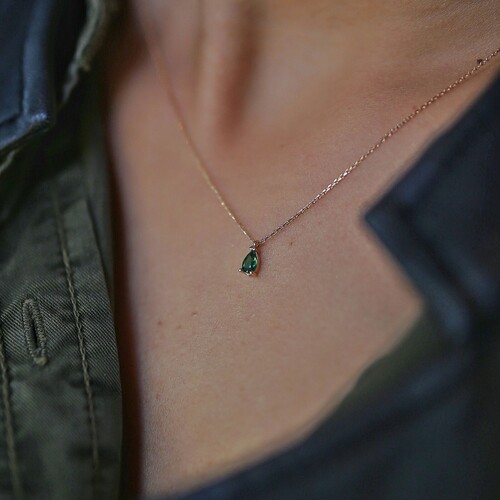 By Golden House - Damla Zümrüt Renkli Kolye