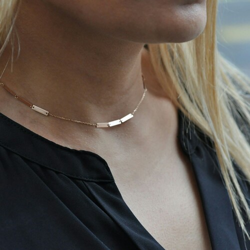 By Golden House - Dikdörtgen Sıra Pul Kolye By Golden House - Dikdörtgen Sıra Pul Kolye