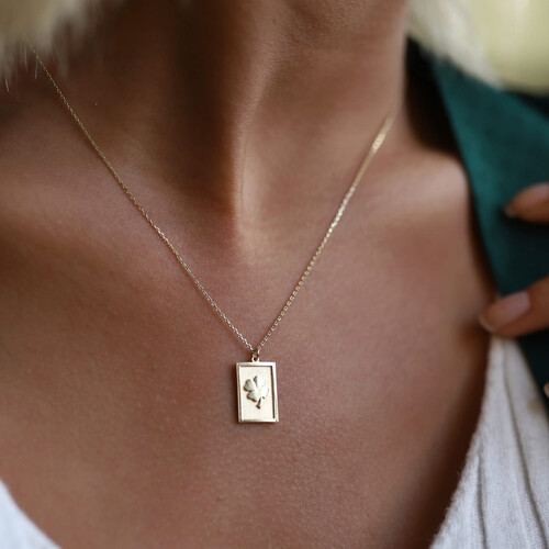 By Golden House - Dikdörtgen Yonca Kolye (1) By Golden House - Dikdörtgen Yonca Kolye (1)