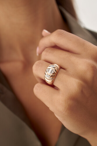 By Golden House - Dome Baget Pırlanta Yüzük By Golden House - Dome Baget Pırlanta Yüzük