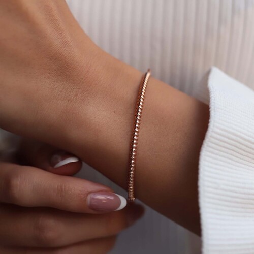 By Golden House - Dome Burgu Kelepçe Bilezik By Golden House - Dome Burgu Kelepçe Bilezik