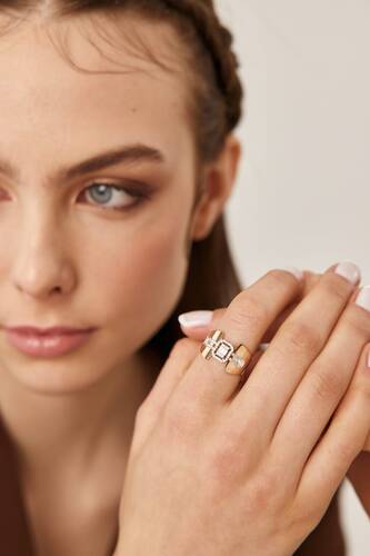 By Golden House - Dörtgen Baget Pırlanta Yüzük (1)