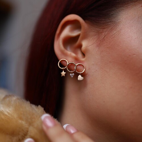 By Golden House - Figür Sallantılı Küpe