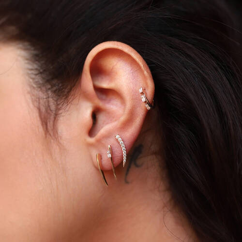 By Golden House - Fil Dişi Küpe