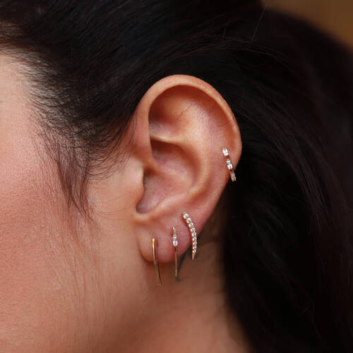 By Golden House - Fil Dişi Küpe (1)