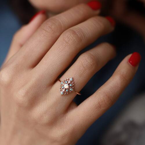 By Golden House - Firuze Tohumlu Art Deco Motif Yüzük By Golden House - Firuze Tohumlu Art Deco Motif Yüzük