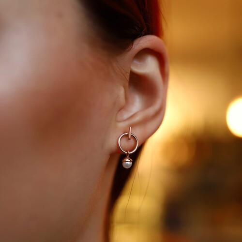 By Golden House - Halka İnci Sallantı Küpe