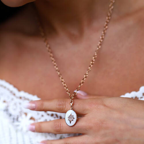 By Golden House - Halka Zincir Kapaklı Madalyon Kolye (1) By Golden House - Halka Zincir Kapaklı Madalyon Kolye (1)