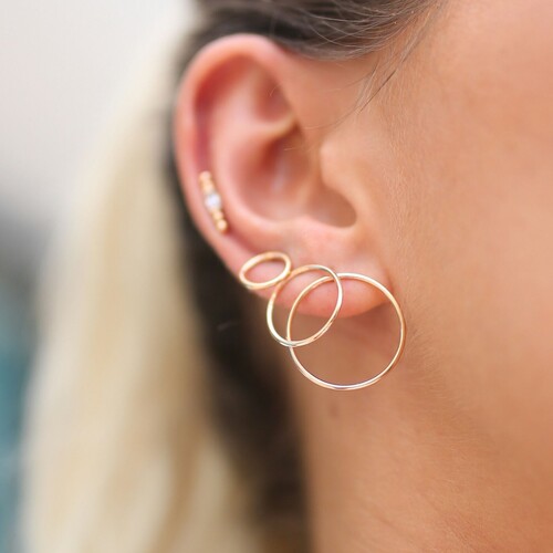 By Golden House - İç İçe Halka Küpe By Golden House - İç İçe Halka Küpe