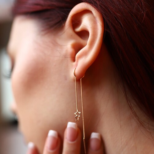 By Golden House - İç İçe Yıldız Sallantılı Küpe By Golden House - İç İçe Yıldız Sallantılı Küpe