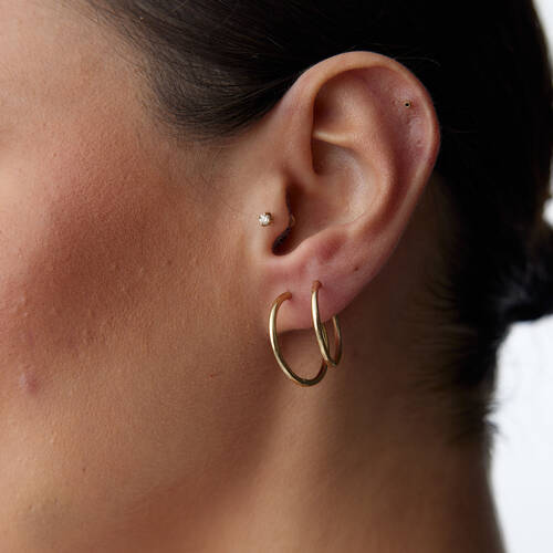 By Golden House - İnce Halka Küpe Kombin (1) By Golden House - İnce Halka Küpe Kombin (1)