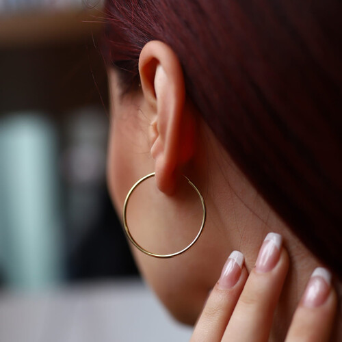 By Golden House - İnce Şarnel Halka Küpe