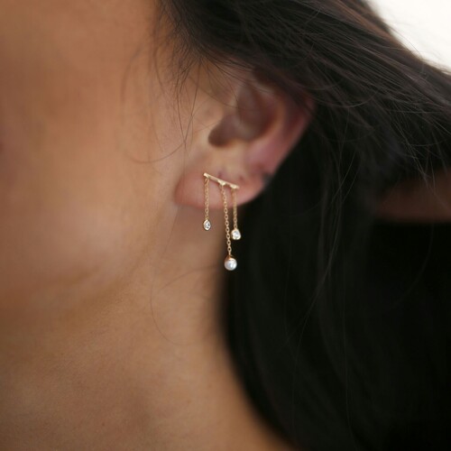 By Golden House - İnci Sallantılı Tasarım Küpe