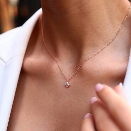 By Golden House - İnci Yonca Kolye (1)