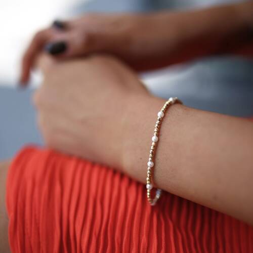 By Golden House - İncili Top Top Bileklik By Golden House - İncili Top Top Bileklik