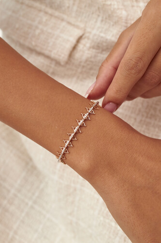 By Golden House - Javelin Piramit Pırlanta Bileklik By Golden House - Javelin Piramit Pırlanta Bileklik