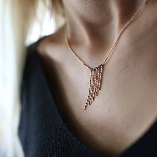 By Golden House - Kahverengi Taşlı Püskül Kolye