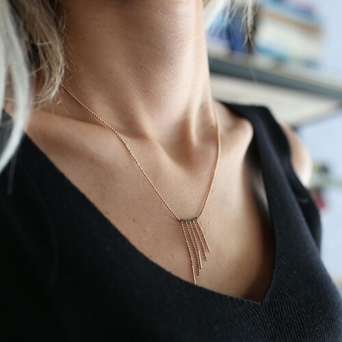 By Golden House - Kahverengi Taşlı Püskül Kolye (1)