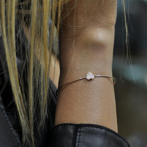 By Golden House - Kalp Taşlı Bilezik By Golden House - Kalp Taşlı Bilezik