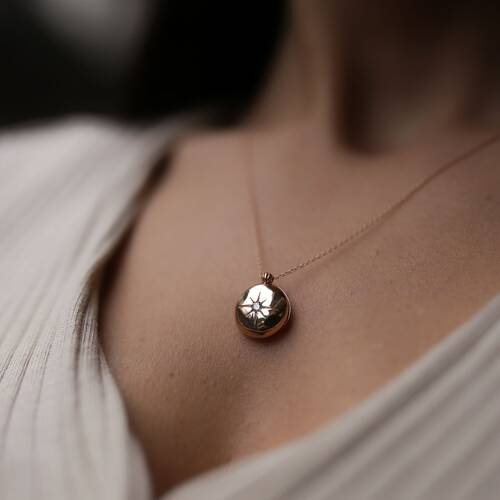 By Golden House - Kapaklı Kuzey Yıldızı kolye